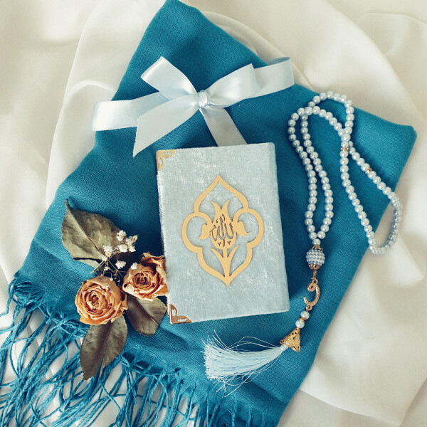 Geschenkbox mit Perlen Tesbih und edlem Quran, 12,00 €